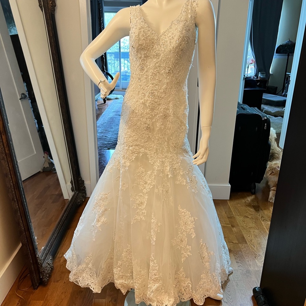 Stella York Elegant Lace Wedding Gown size 10 Wedding
